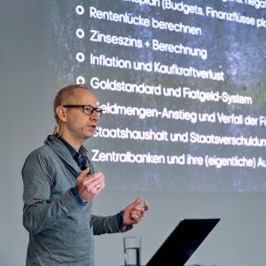 "Vom Dienstleister zum Investor" hiess es bereits beim letzten Mal, als Björn Kühl uns seine Erfahrungen zum Thema Finanzen offenlegte.