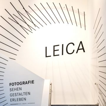 ... sowie die Schritte der analogen Fotografie in einer (digitalen) Dunkelkammer nachvollziehen.